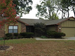 2426 N Robin Rd, Fayetteville, AR 72703