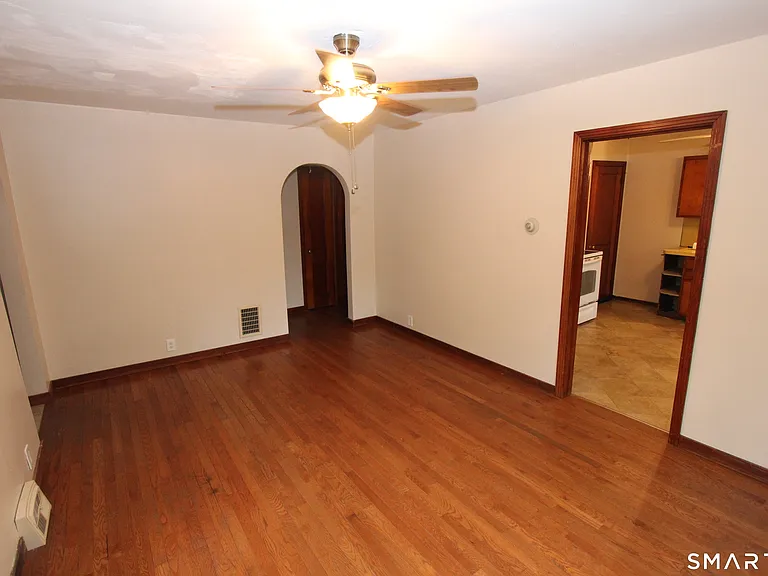22 Brook St — Photo 7