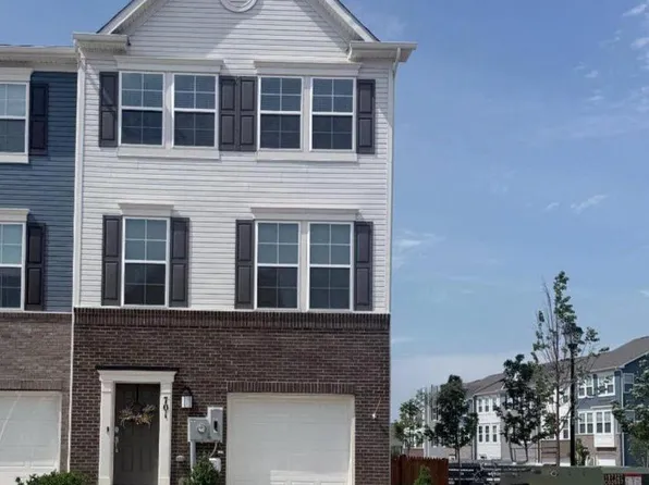 701 Seeback Dr, Charles Town, WV 25414