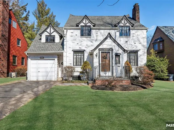 425 Claremont Ave, Teaneck, NJ 07666