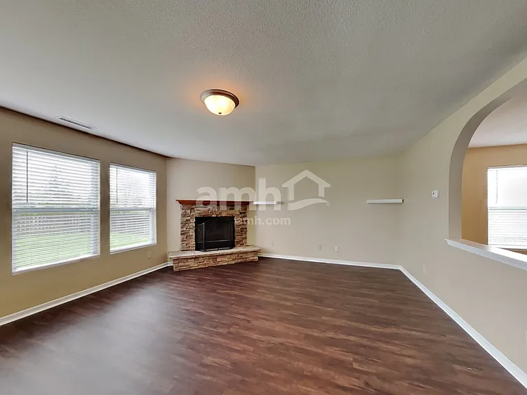 10522 McClain Dr — Photo 6