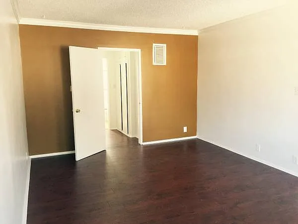 4901 Laurel Canyon Blvd #2R — Photo 18