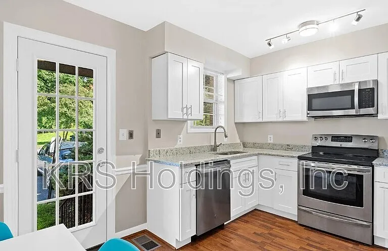 2515 S Walter Reed Dr #C — Photo 8
