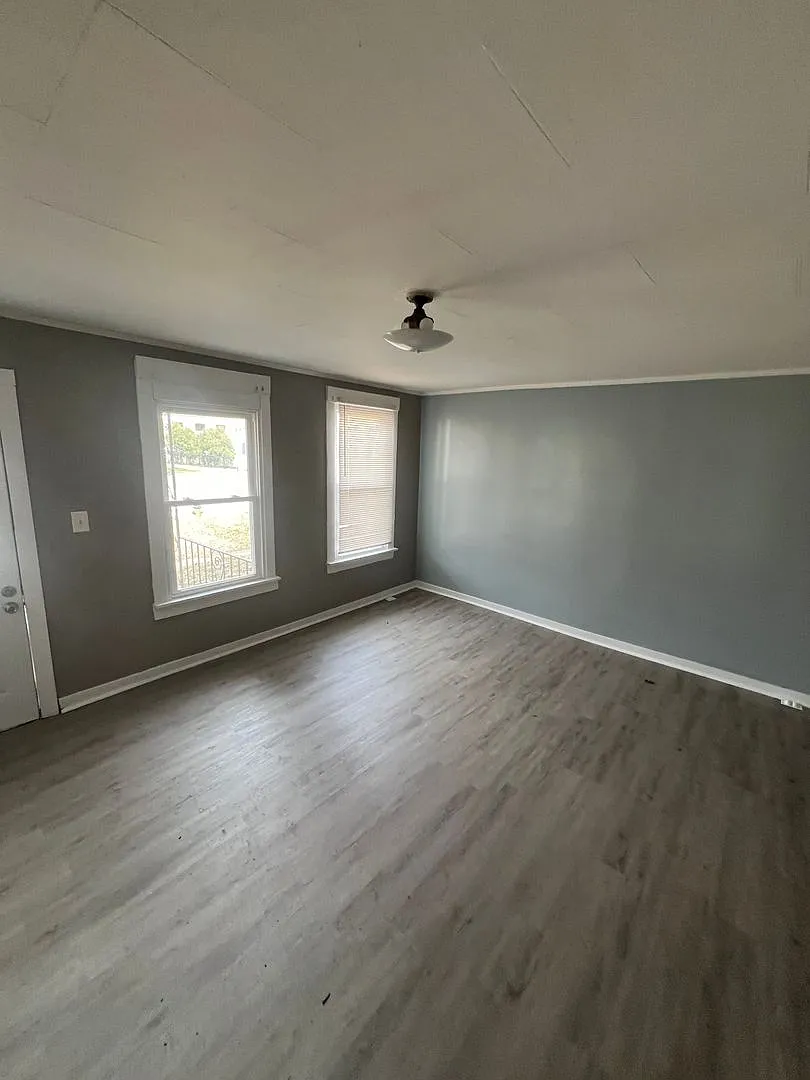 820 S Pasfield — Photo 4