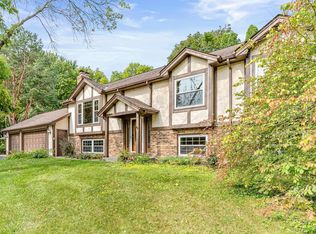 4119 Pebblebrook Cir, Bloomington, MN 55437