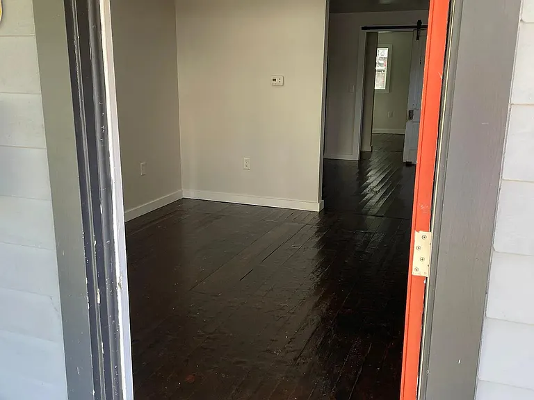 672 N Upper St — Photo 2
