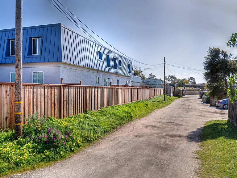 470 Reservation Rd — Photo 15