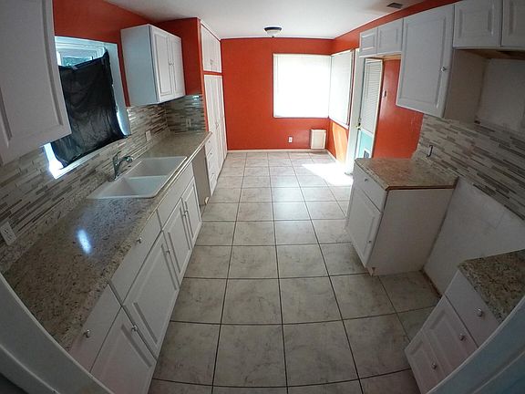 Kitchen, no appliances