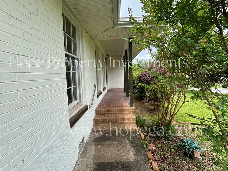 6 Georgian Dr — Photo 3