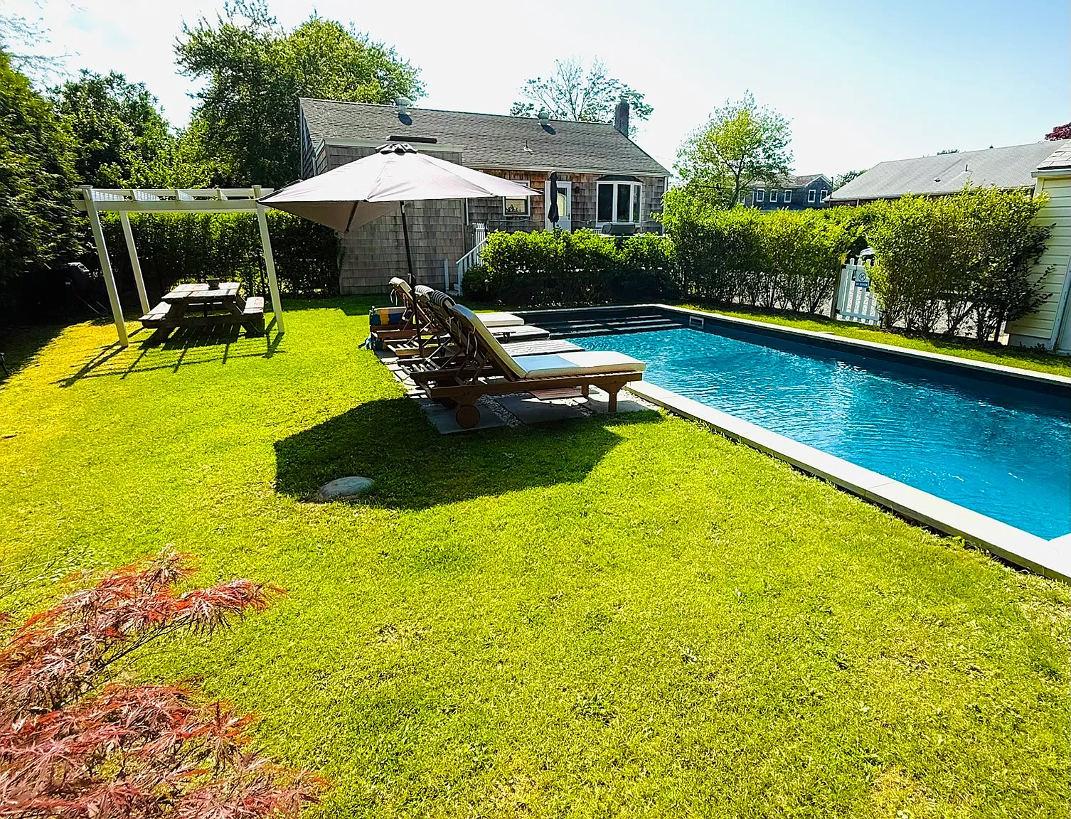 South of the Highway Village Cottage with pool — Photo 4
