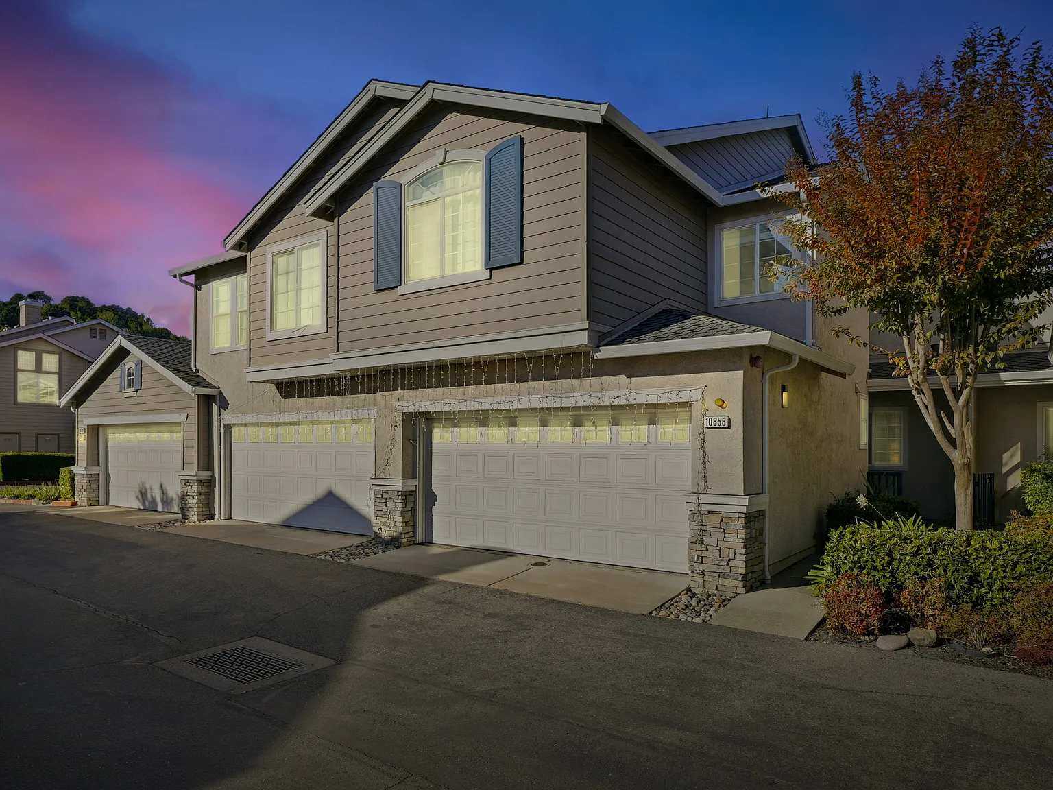 2 bed, 2.5 bath, 1387 sqft, $3,800 — Photo 1