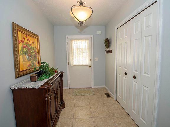 3rd image of 507 Downey Ave