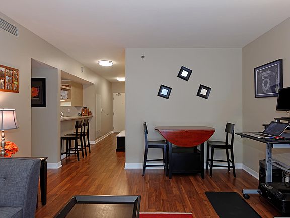 2nd image of 425 W Beech St Unit 706