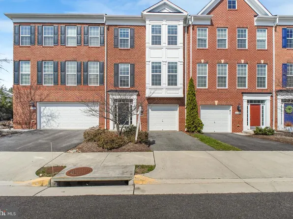 6262 Casdin Dr, Alexandria, VA 22310
