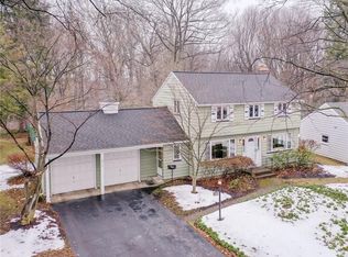 141 Upland Dr, Rochester, NY 14617