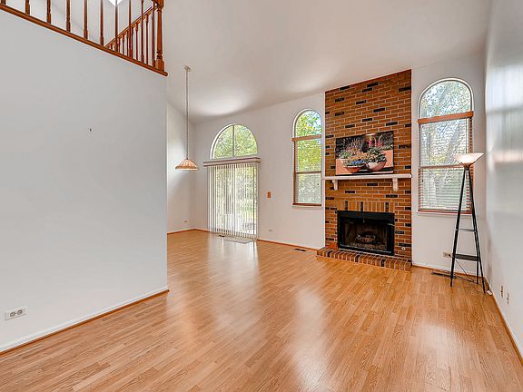 3rd image of 877 N Hamilton Ct #106