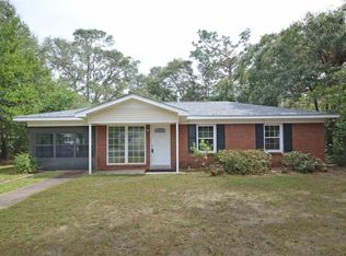 6428 Cedar St, Milton, FL 32570