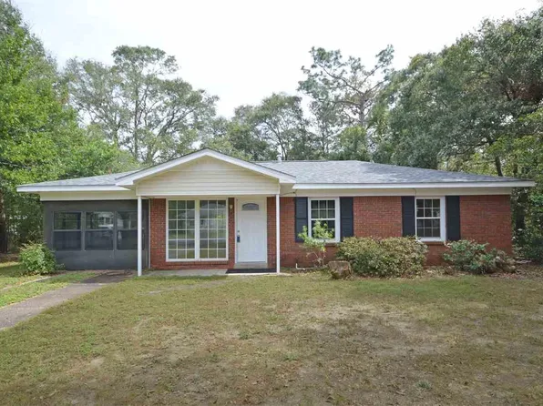 6428 Cedar St, Milton, FL 32570