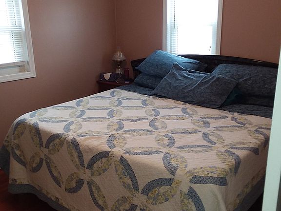 Bedroom 2.   King size bed 