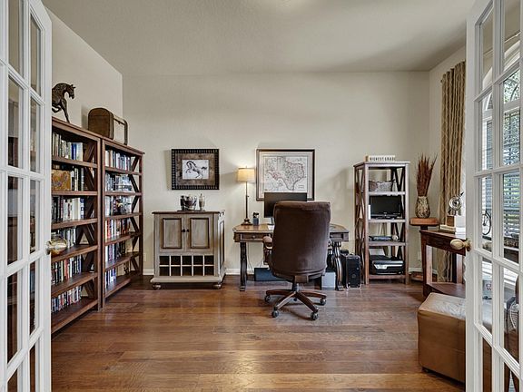 4th image of 271 Hamburg Ave