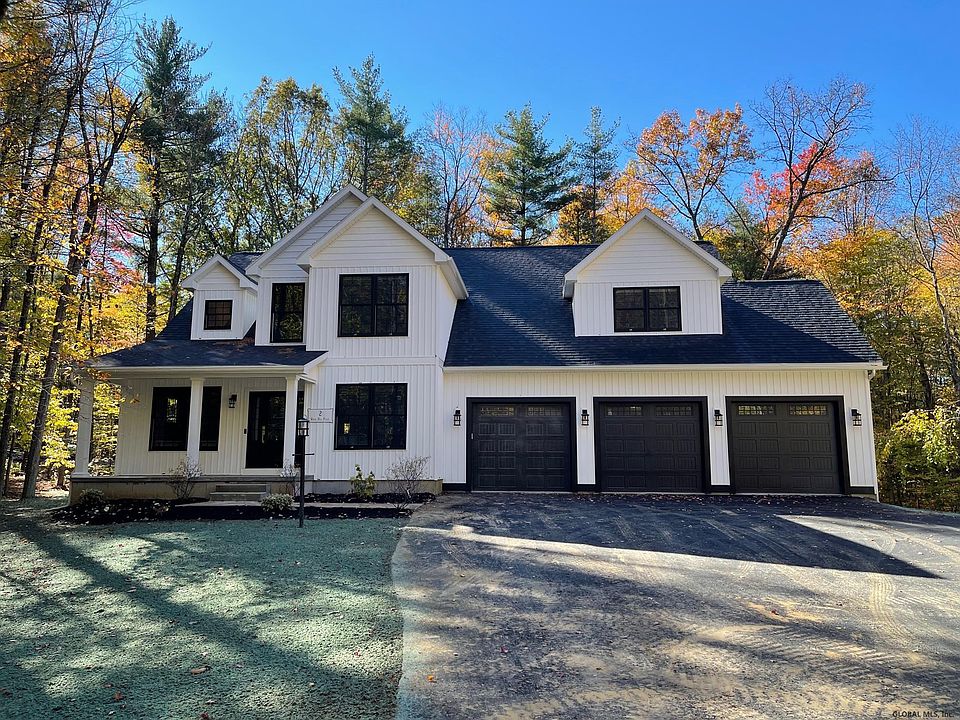 1st image of 2 Rock Hill Pl