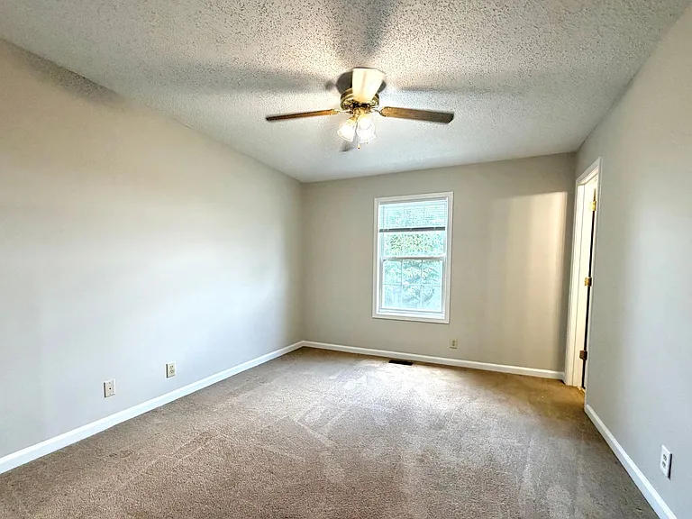 401 Old Glory Ln — Photo 12