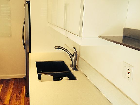 5th image of 1105 Idaho Ave APT 208