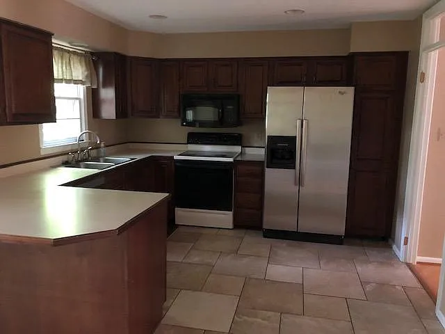 12016 Johns Pl — Photo 14