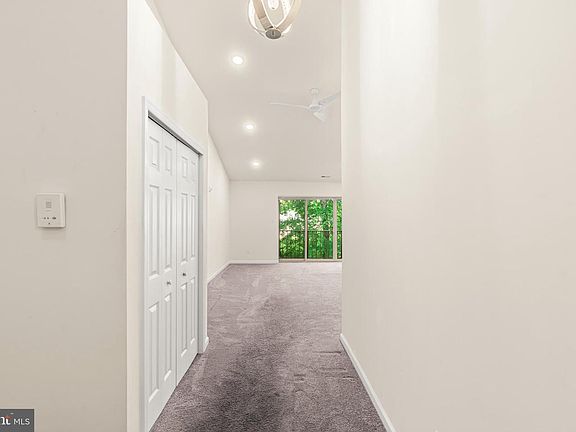 4th image of 301 Byberry Rd APT F15