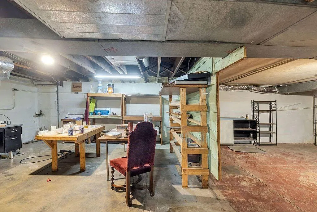 223 South Edward Street - 1 — Photo 4
