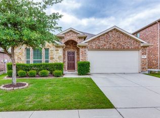 8720 Yosemite Trl, Aubrey, TX 76227