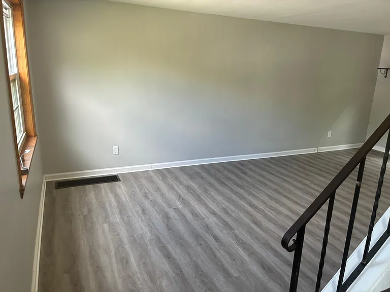 305 Jacob Dr — Photo 16