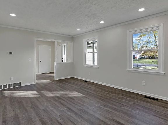 3rd image of 11715 Village Way Dr