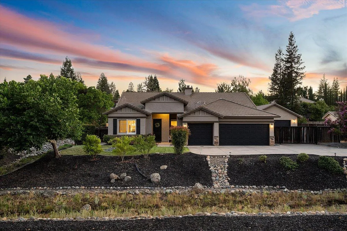 2108 Summer Dr photo 1