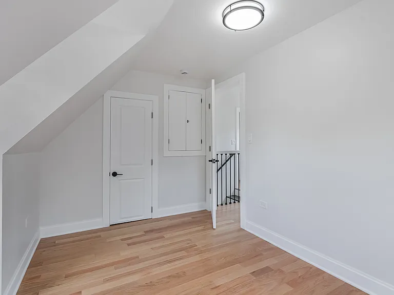 1309 Ridgewood Dr — Photo 5