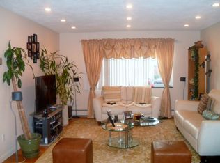 366 Elliot St APT 6, Newton Upper Falls, MA 02464