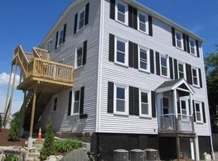 2 Farragut Rd #2, Ipswich, MA 01938