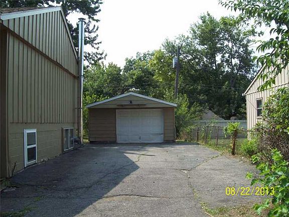 2nd image of 3420 Patton Dr