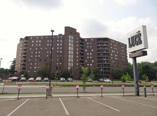 6615 Lake Shore Dr S APT 206, Minneapolis, MN 55423