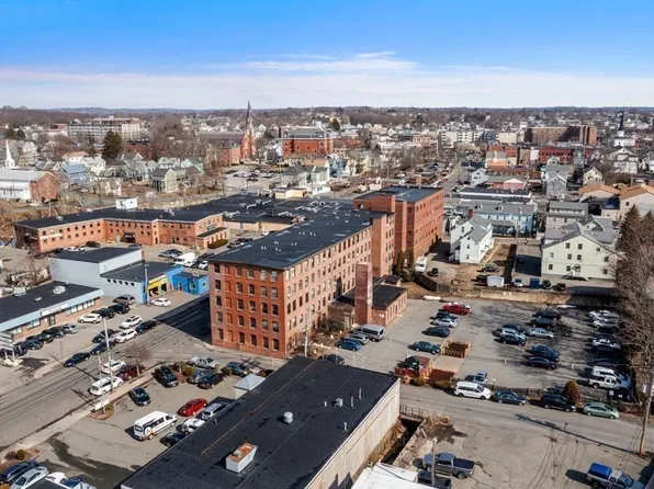 80 Foster St APT 209, Peabody, MA 01960