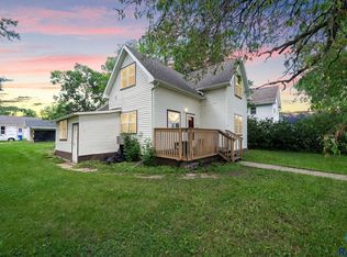 219 S Union Ave, Madison, SD 57042
