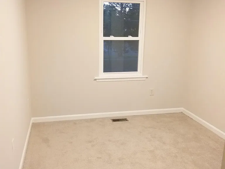 8515 Rhode Island Ave — Photo 11