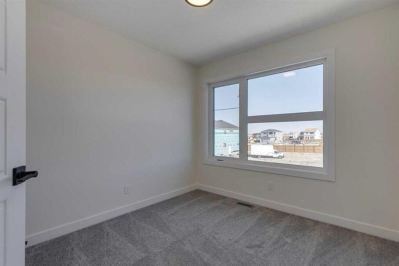 Calgary House for rent - 4 Bedrooms — photo 17