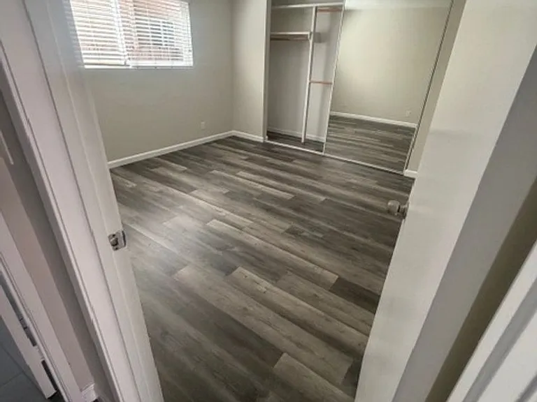 4560 North Ave — Photo 11