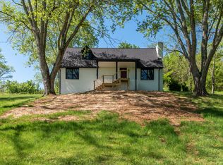 203 Vantrease Rd, Cottontown, TN 37048