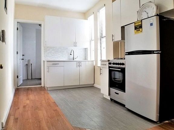 5th image of 837 Bedford Ave APT D2