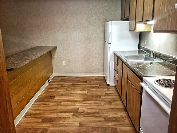 2nd image of 4962 Oakhurst Dr