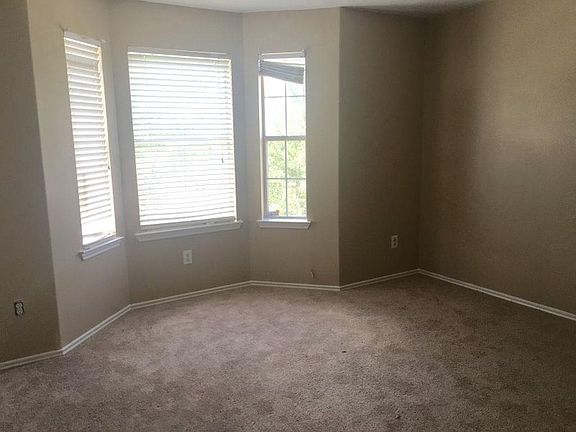5th image of 2626 Tinas Terrace Dr
