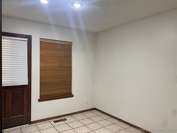 5th image of 1321 W Quantico Pl
