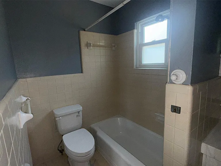 811 Colquitt St #10 — Photo 4